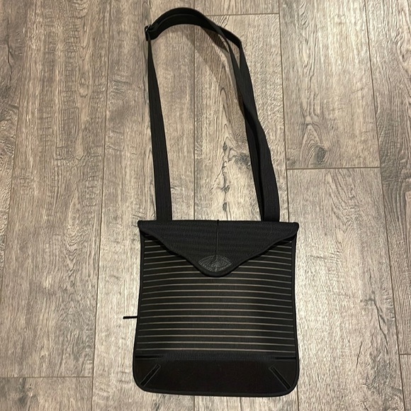 💥Unisex Material Things Crossbody Bag💥 - Picture 1 of 4